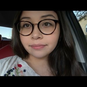 Meet your Posher, Alexandra